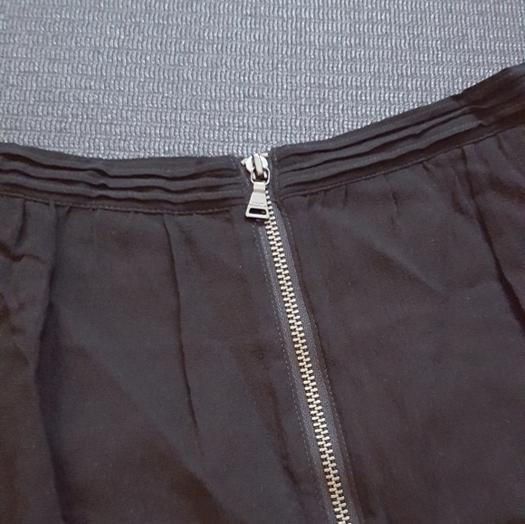 Club Monaco black skirt - Picture 3 of 5